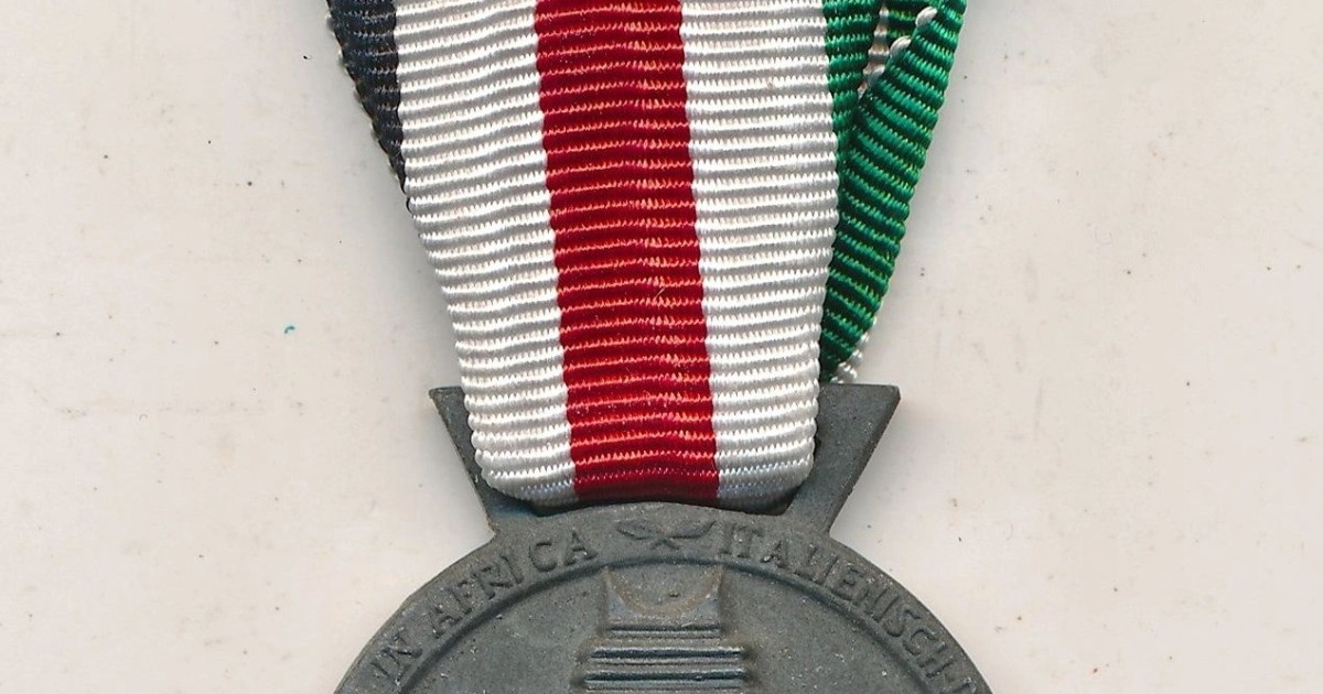 Sold Italian German African Campaign Medal