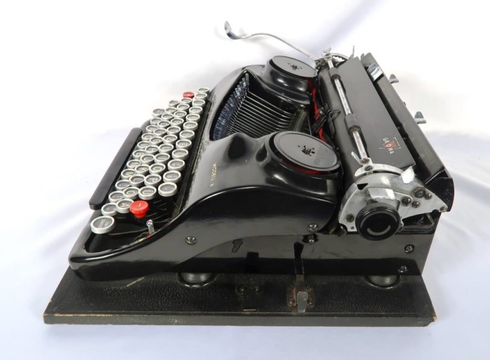 SS type writer by Groma in the original carrying case - Image 11