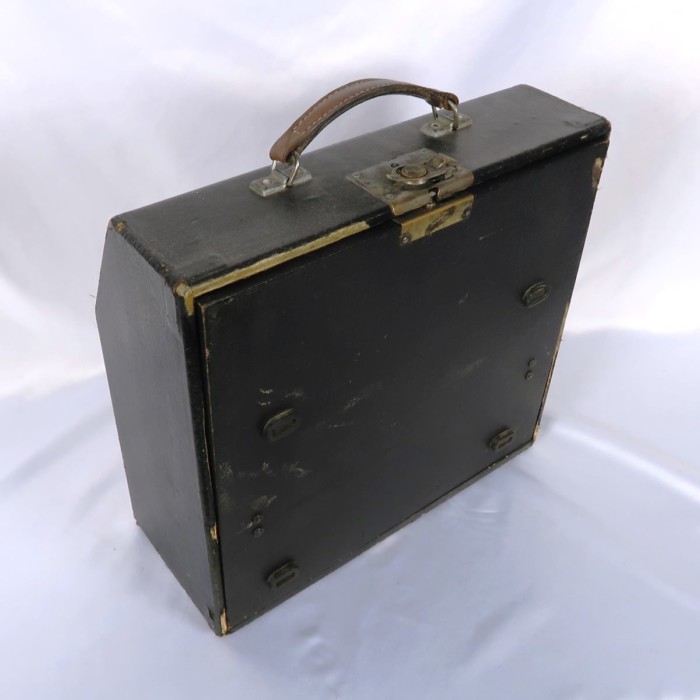 SS type writer by Groma in the original carrying case - Image 17