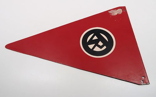 metal SA automobile pennant