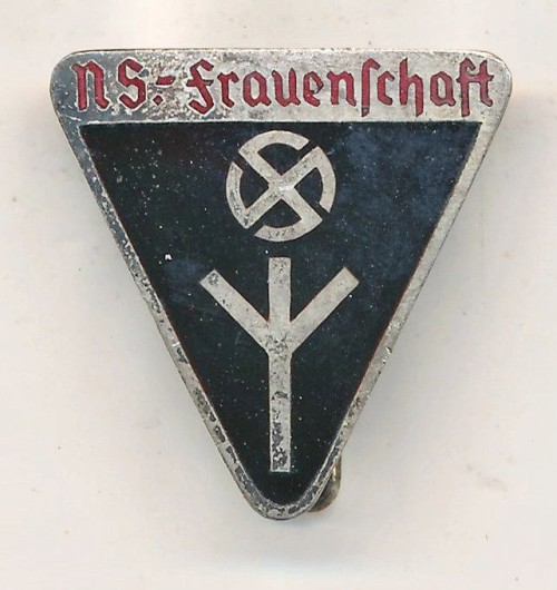 Deutsches Frauenwerk Enamel Badge