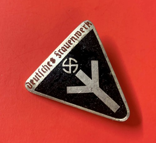 Deutsches Frauenwerk Membership Pin