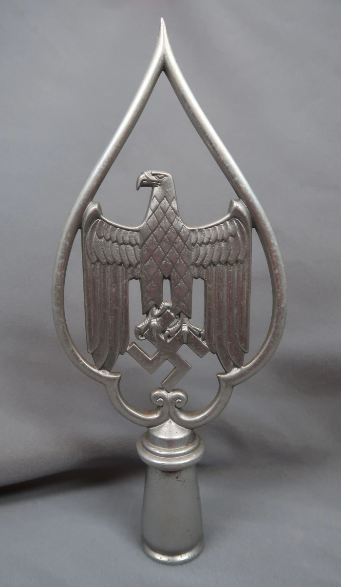 Heer Regimental standard pole top finial