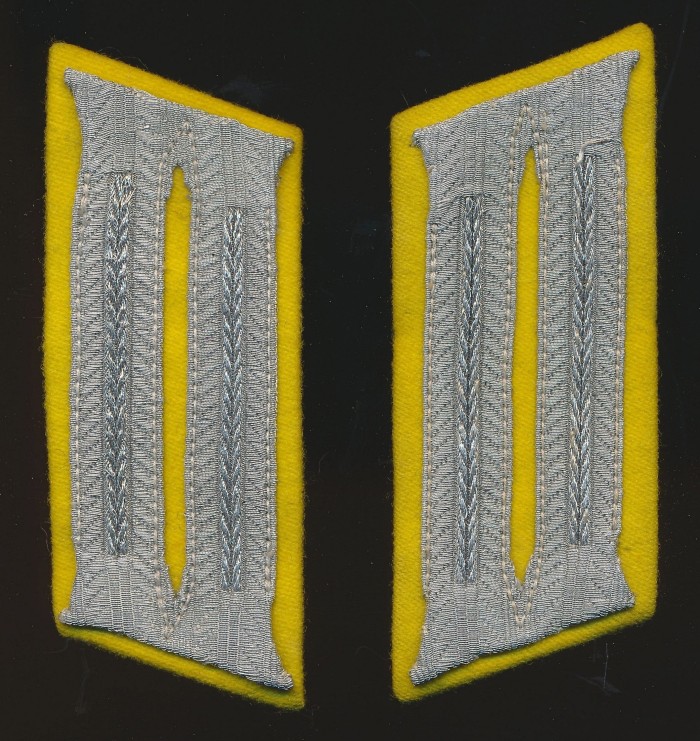 Heer Signals EM/NCO Waffenrock Collar Tabs