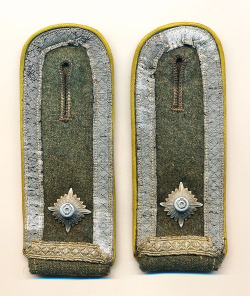 Heer Signals Feldwebel Shoulder Boards