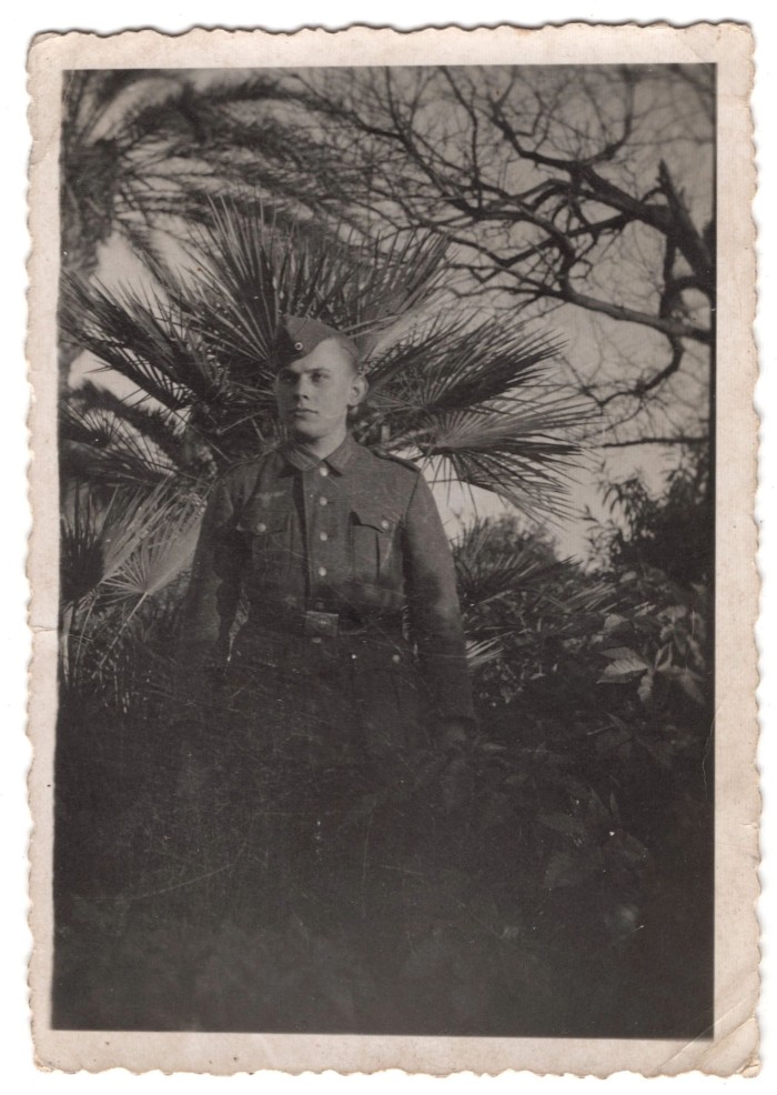 Heer Soldier w/ Tropical Background Photo