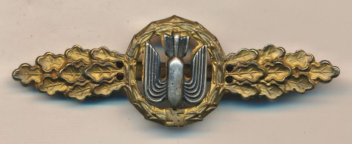 Luftwaffe Bomber Clasp in Gold in Tombak