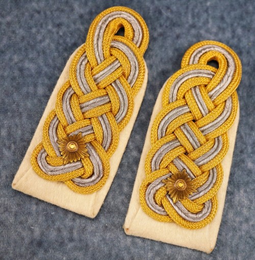 Luftwaffe Generalleutnant Shoulder Boards