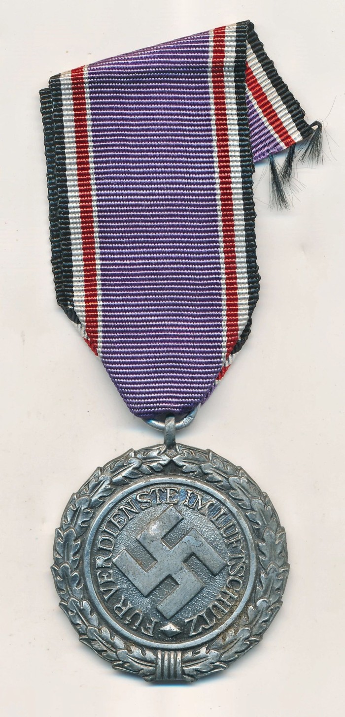 Maker Marked Luftschutz Medal 2nd Class