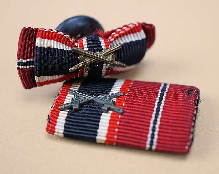 Matching pair ribbon button hole and 2 place ribbon bar