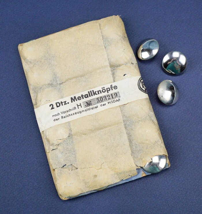 Package of Unissued RZM Marked Buttons