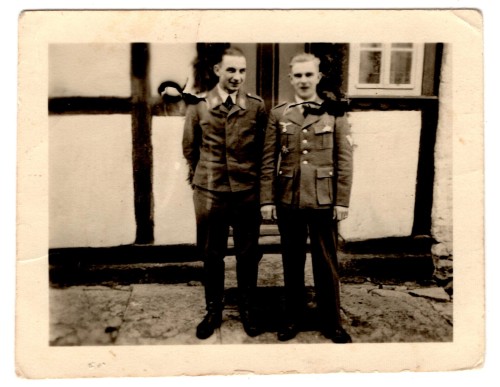 Photo of Luftwaffe Men w/ Spanish Cross w/o Swords in Wear