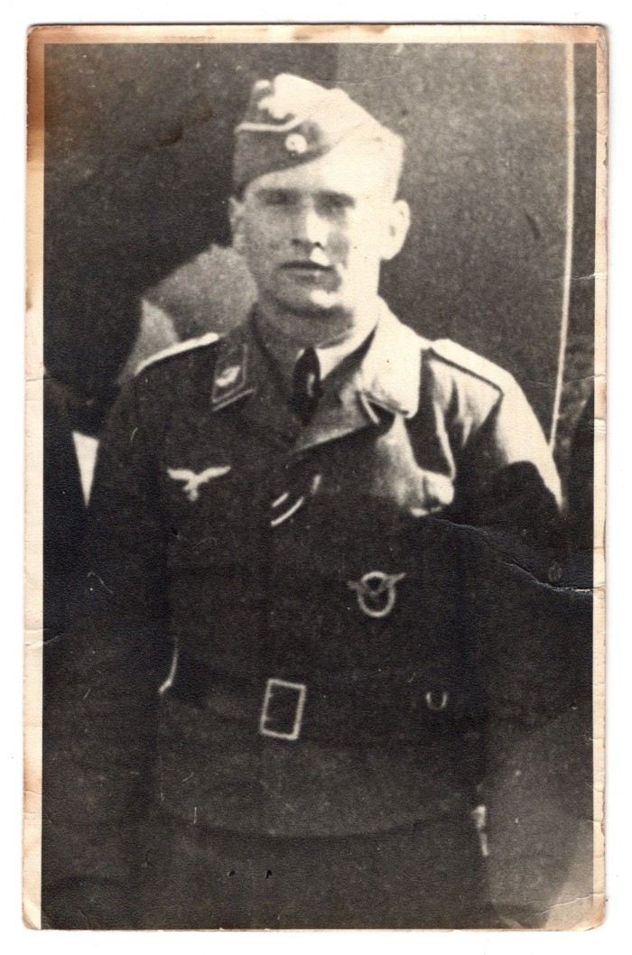 Photo of Luftwaffe Officer w/ Pilot Badge