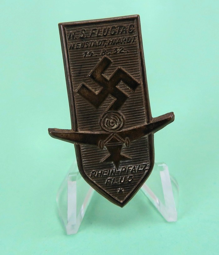 SOLD - 1932 dated NS Flugtag Rheinpfalzflug tinnie - Image 3