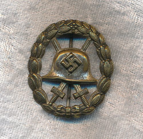 SOLD - 1st Pattern Cut Out Wound Badge in Silver