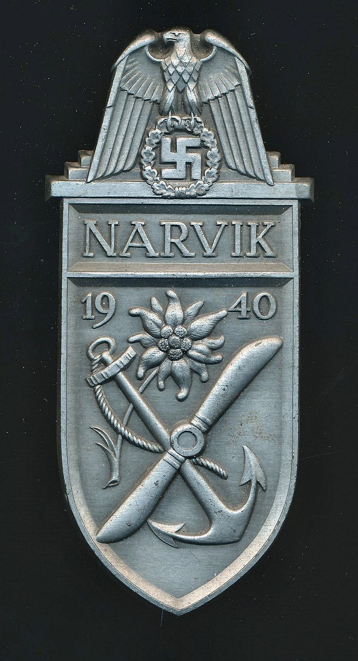 SOLD - "Closed Shoulder" Narvik campaign sleeve shield by Deumer