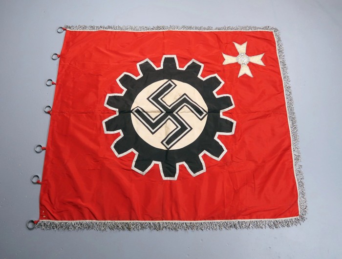 SOLD - DAF Honor flag