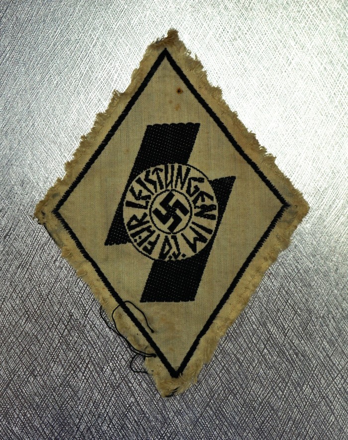 SOLD - Deutsches Jungvolk Proficiency Badge in cloth w/ rzm tag - Image 2