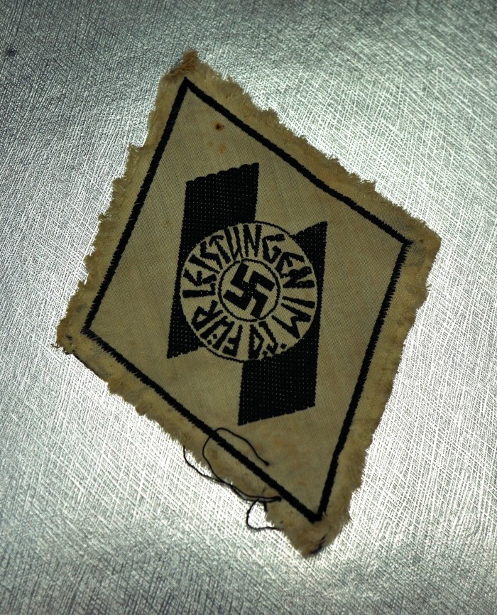 SOLD - Deutsches Jungvolk Proficiency Badge in cloth w/ rzm tag - Image 3