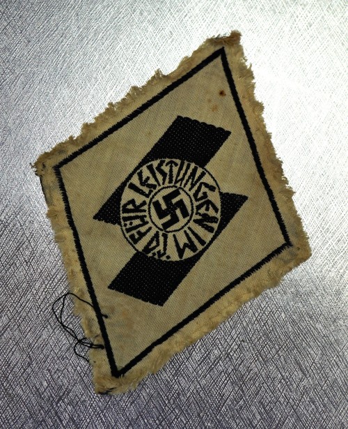 SOLD - Deutsches Jungvolk Proficiency Badge in cloth w/ rzm tag