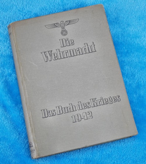 SOLD - Die Wehrmacht Das Buch des Krieges 1942 Book