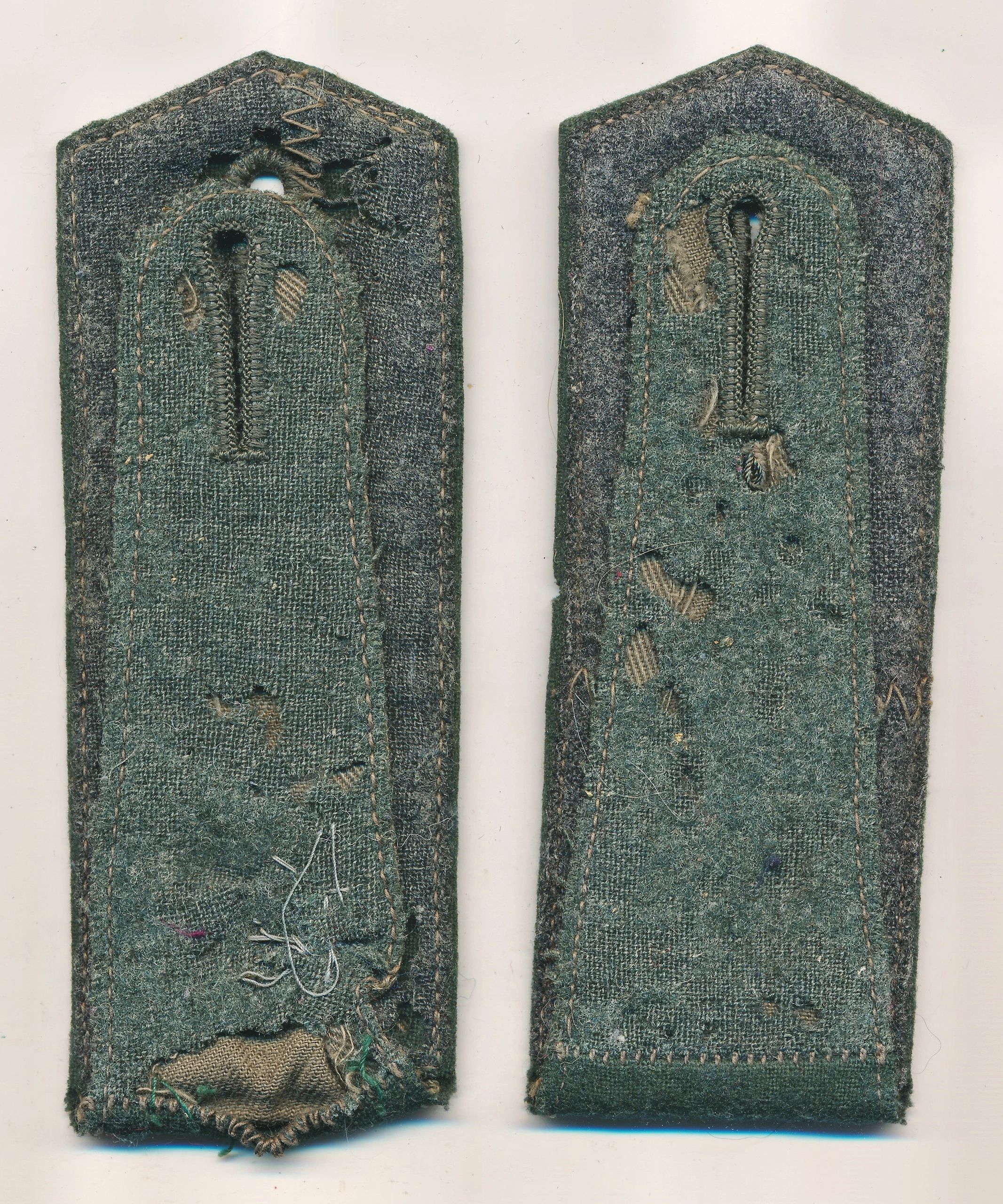 SOLD - First Pattern Heer Enlisted Ranks Shoulder Straps - Image 2