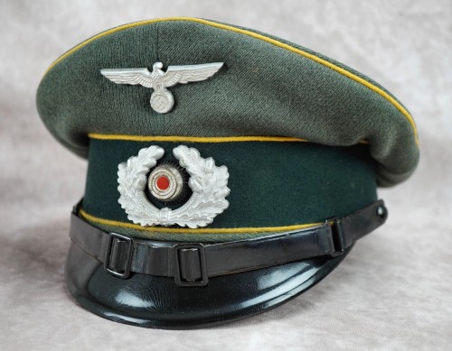 SOLD - Heer Cavalry EM/NCO Visor Cap