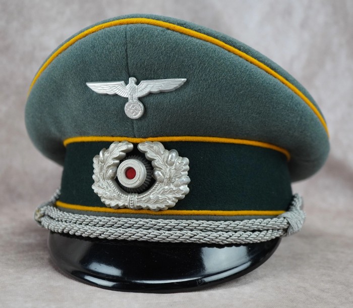 SOLD - Heer Cavalry Officer Visor Cap