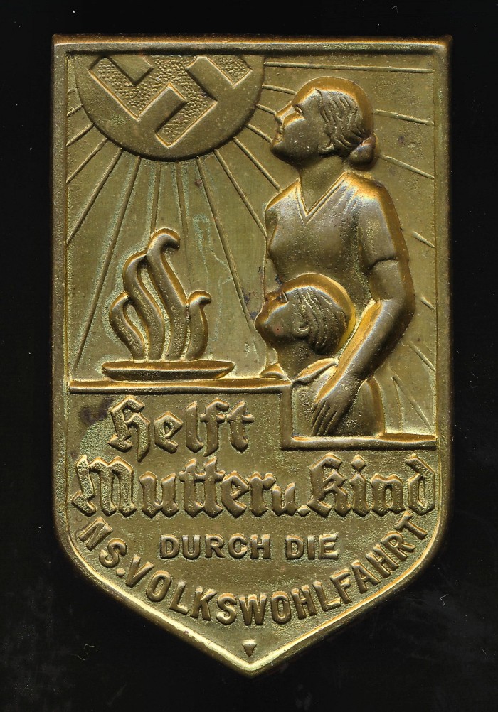 SOLD - Helft Mutter und Kind NS. Volkswohlfahrt