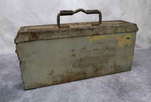 SOLD - Kriegsmarine overpainted MG34 u. MG42 ammunition case