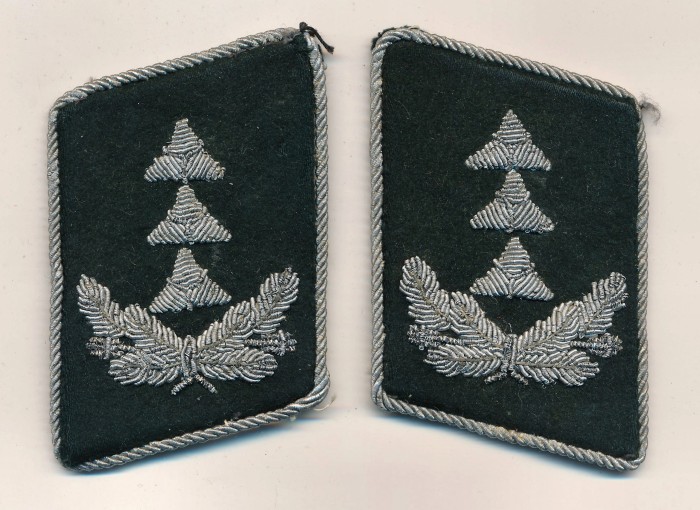 SOLD - Luftwaffe Admin Kriegsverwaltungsrat Collar tabs