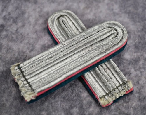 SOLD - Luftwaffe Administration Leutnant Shoulder Boards