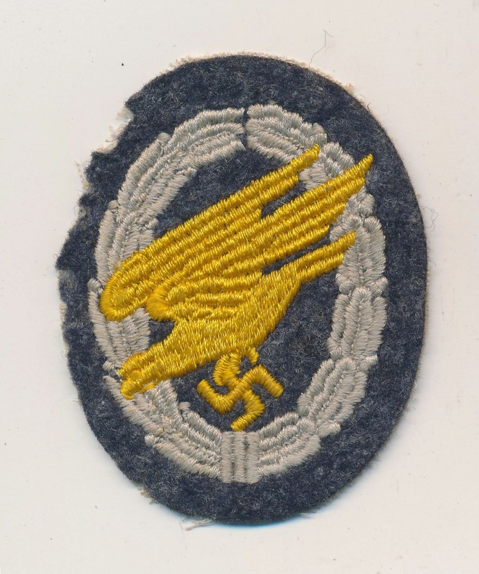 SOLD - Luftwaffe Fallschirmjäger Badge in Cloth