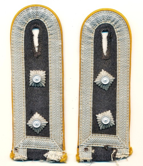 SOLD - Luftwaffe Flight Oberfeldwebel Shoulder Boards