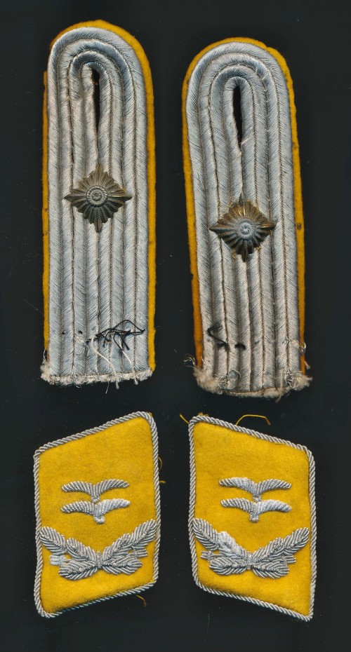 SOLD - Luftwaffe Flight Oberleutnant Collar Tabs & Shoulder Boards Set