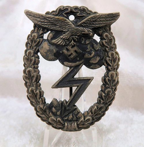 SOLD - Luftwaffe Ground Assault badge by Wallpach