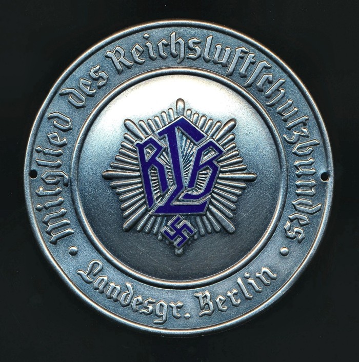 SOLD - Mitglied des Reichsluftschutzbundes Landesgruppe Berlin Door Plaque