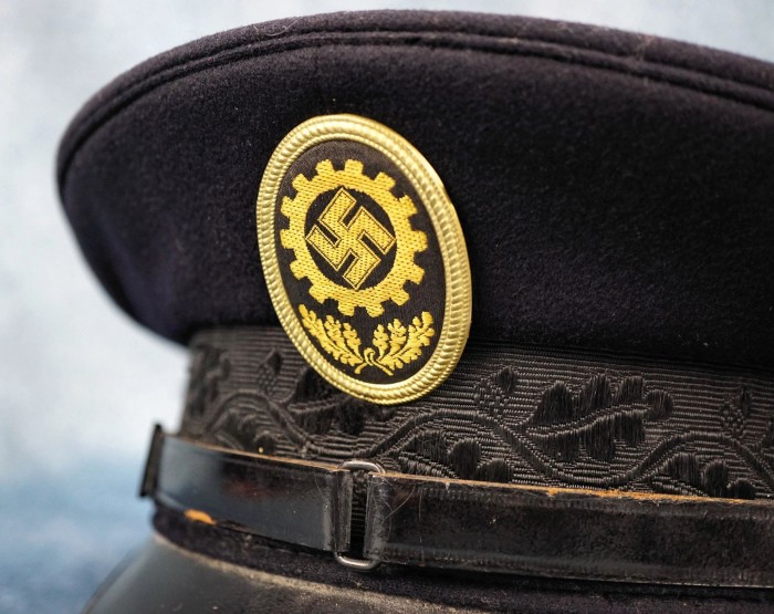 SOLD - NAMED DAF Visor Cap w/ RZM tag - Image 2