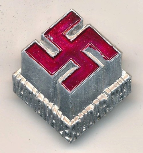 SOLD - Nationale Solidarität Enamel Pin