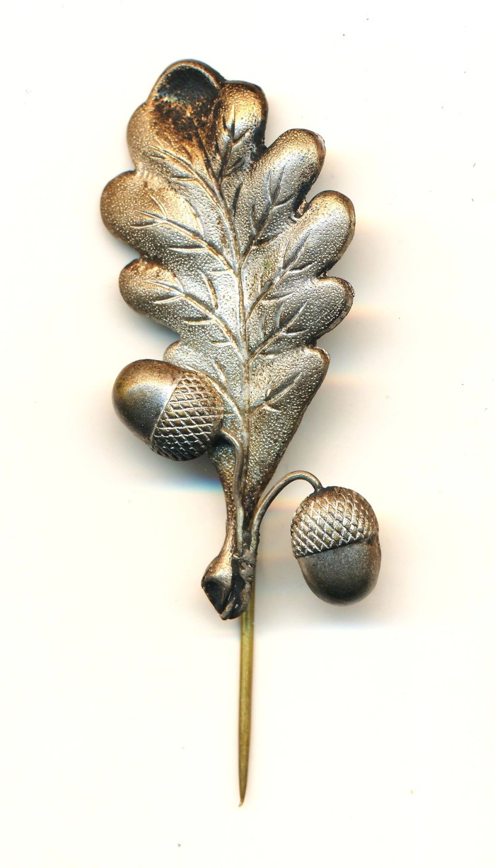 SOLD - Oakleaves Stickpin