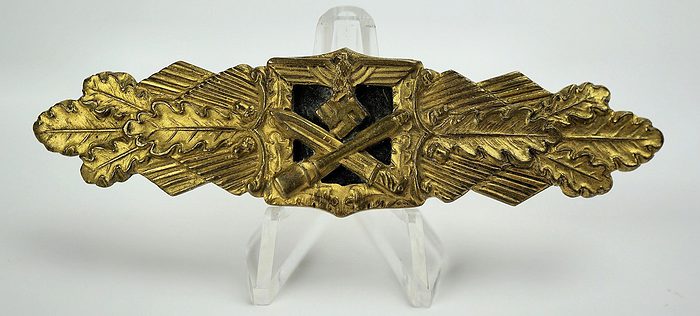 SOLD - Type 1 - PRESENTATION GRADE Close Combat Clasp in GOLD - Image 3