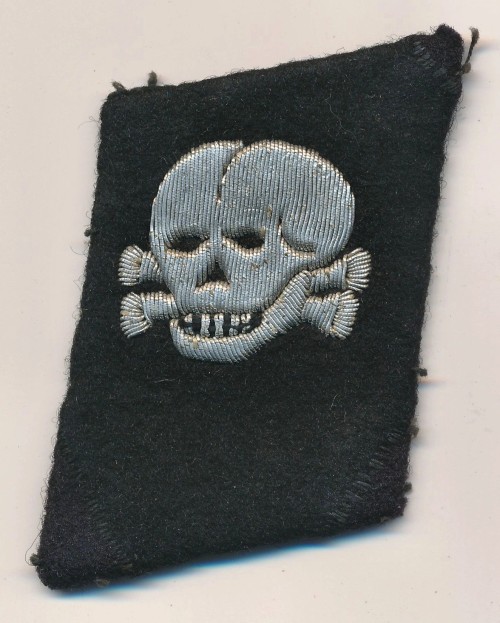 SOLD - Vertical SS Totenkopf NCO Collar Tab in Bullion