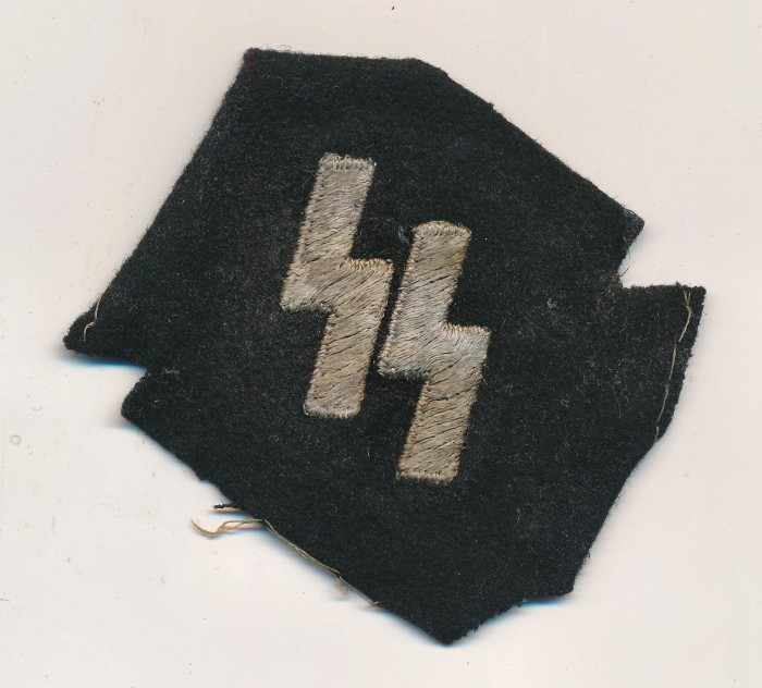 SS Runes Collar Tab