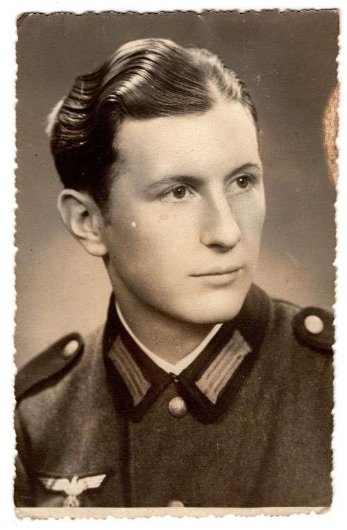 Studio Portrait of a Heer Soldier