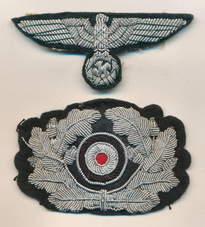 Unidentified Visor Cap Insignia Set in Bullion