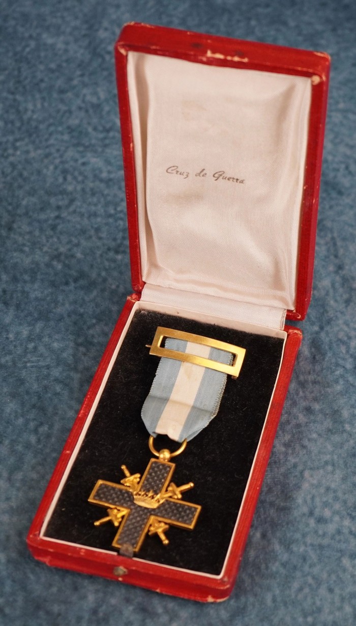 Cased Spanish Cruz de Guerra War Cross