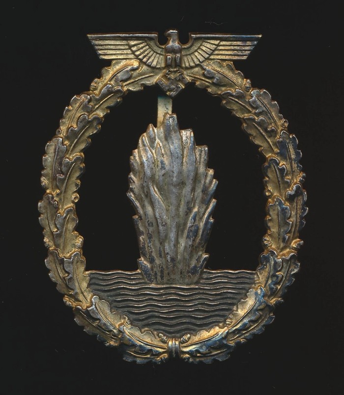 Early Buntmetal Kriegsmarine Minesweeper Badge