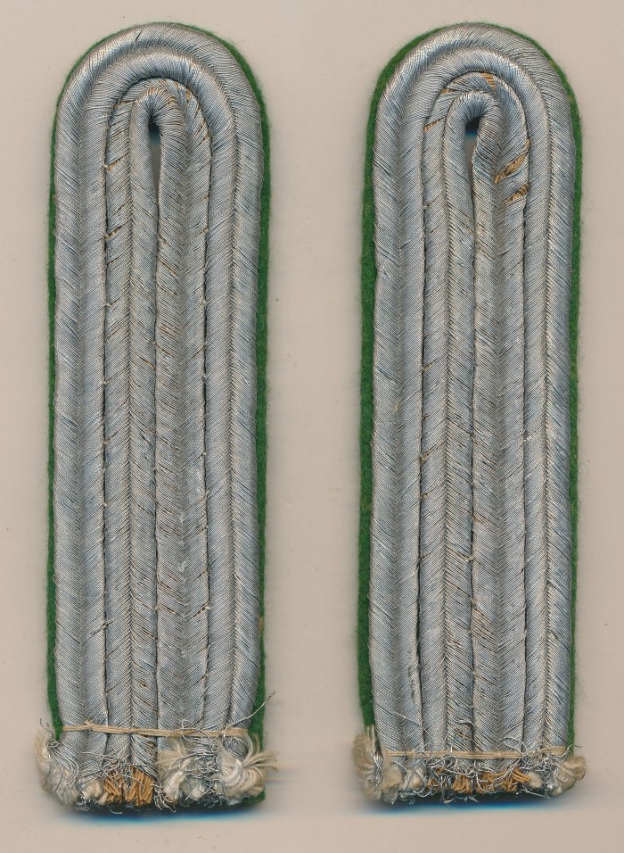 Heer Gebirgsjäger Leutnant Shoulder Boards