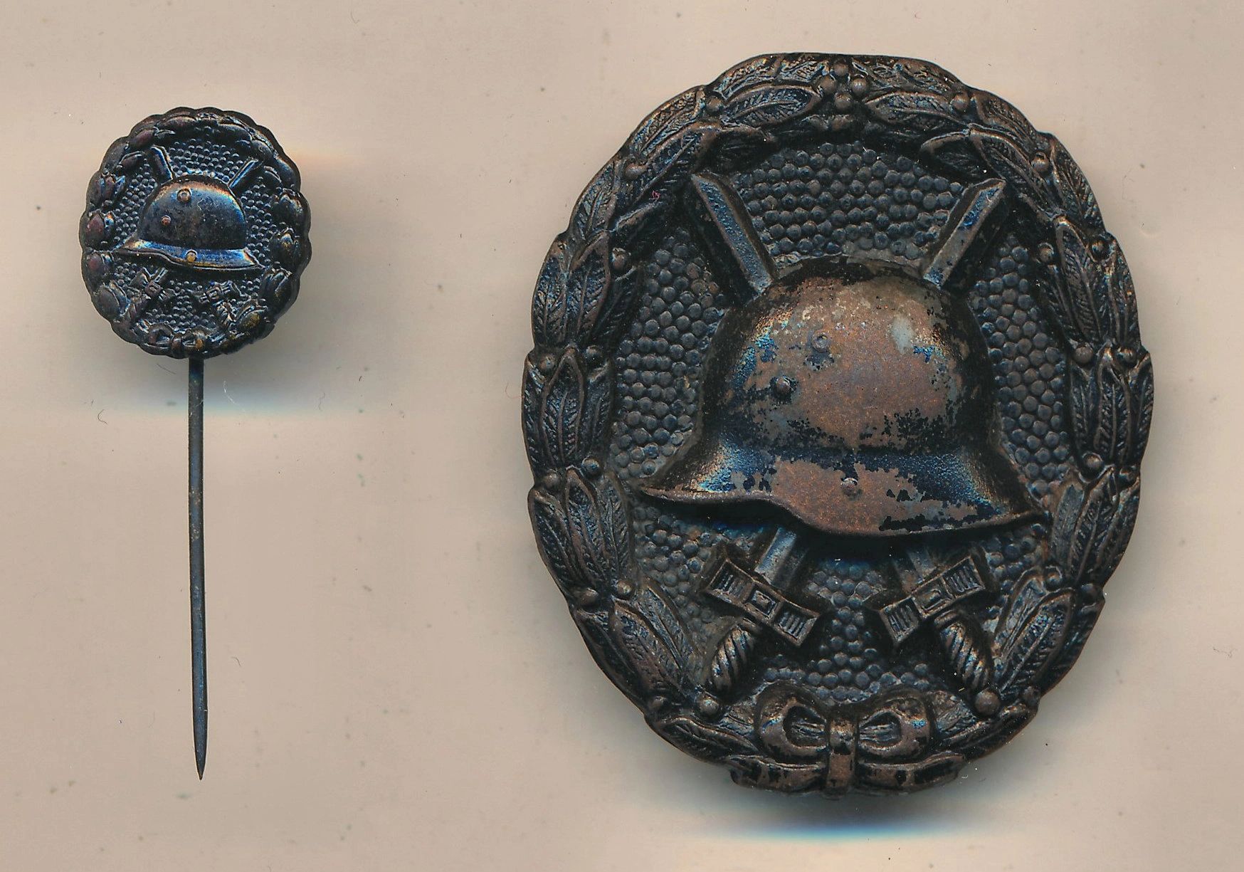 Imperial Black Wound Badge w/ Stickpin