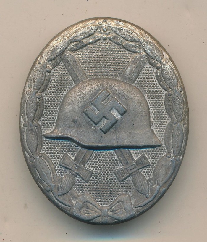 Maker Marked Silver Wound Badge